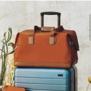 Away x Rashida Jones Limited edition
Weekender bag great condition